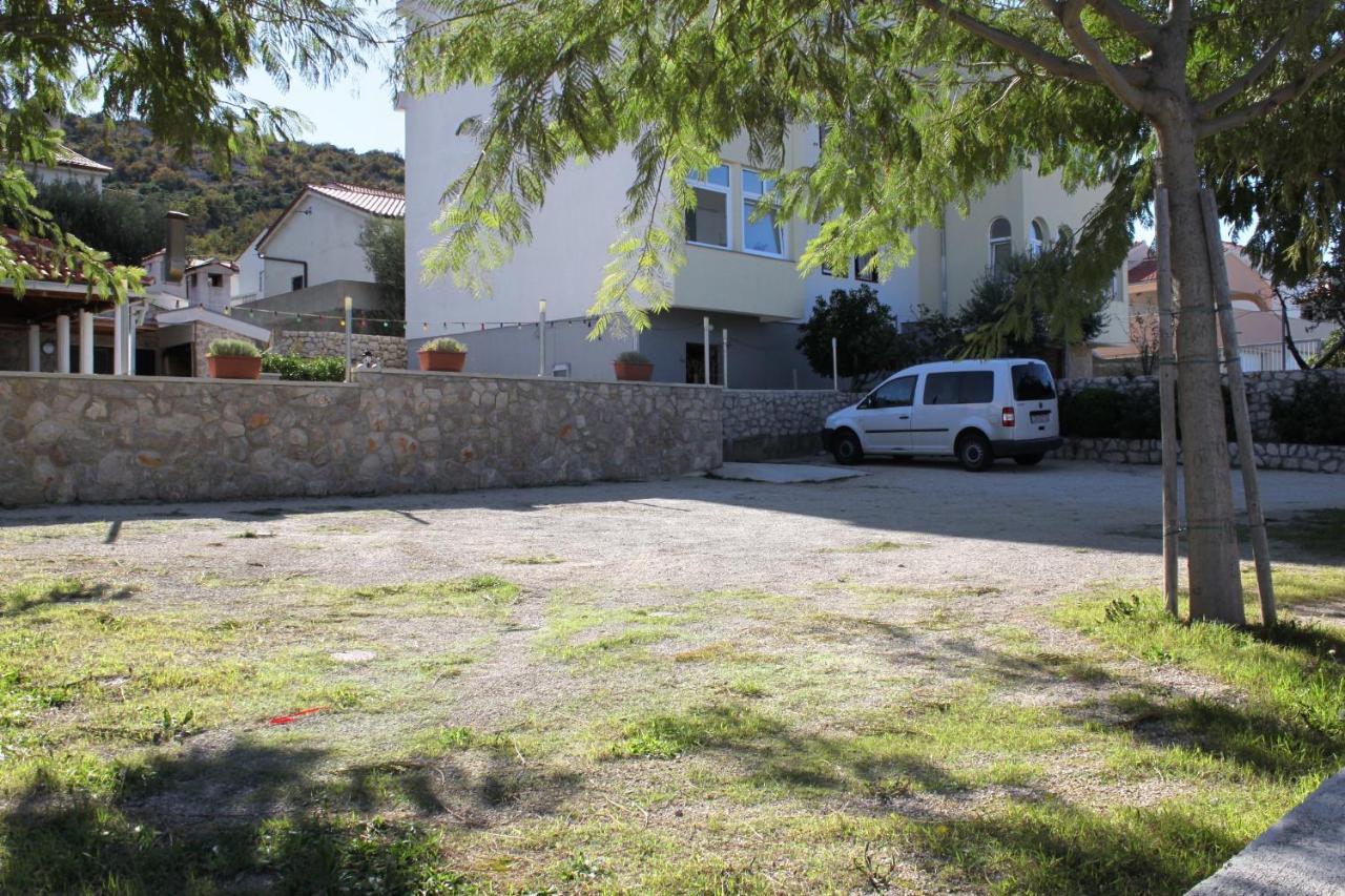 Apartments By The Sea Vinjerac, Zadar - 5811 Exterior photo