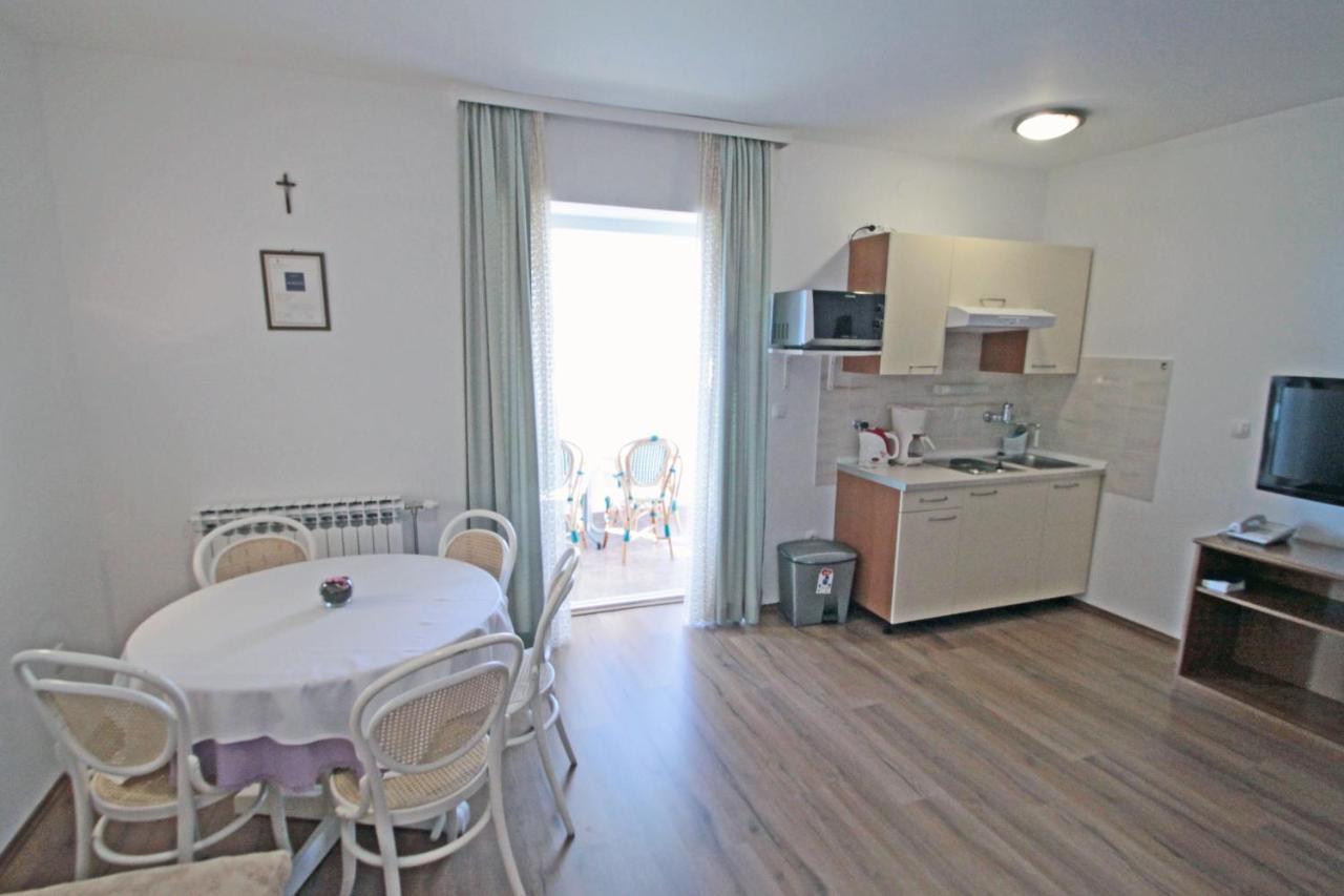 Apartments By The Sea Vinjerac, Zadar - 5811 Exterior photo