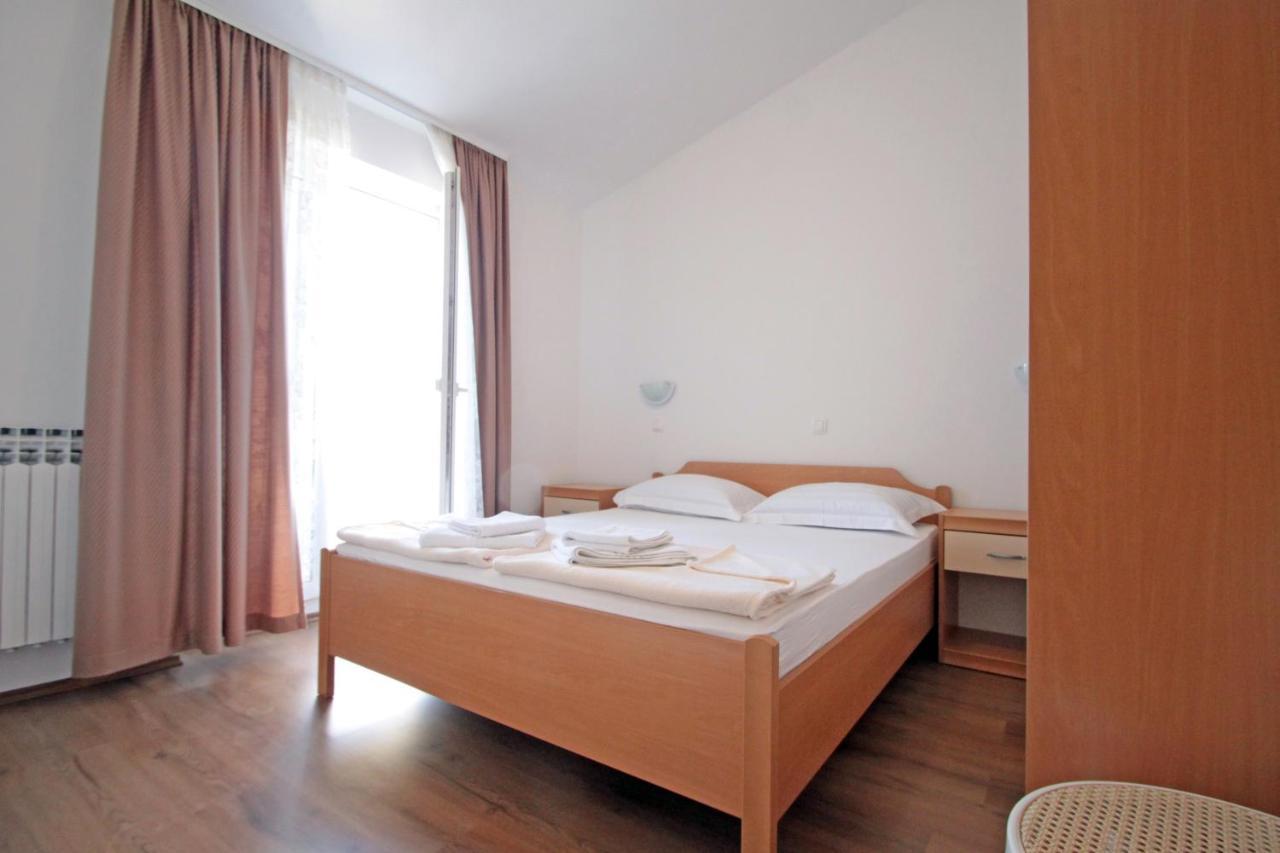Apartments By The Sea Vinjerac, Zadar - 5811 Exterior photo