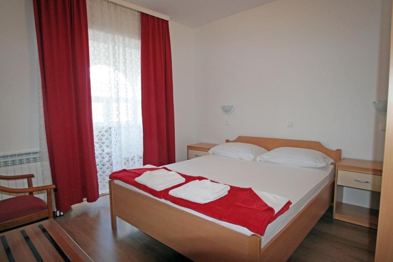 Apartments By The Sea Vinjerac, Zadar - 5811 Exterior photo